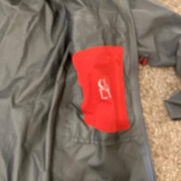 Arc teryx Alpha LT Gore-Tex Pro Jacket - Picture 5 of 11